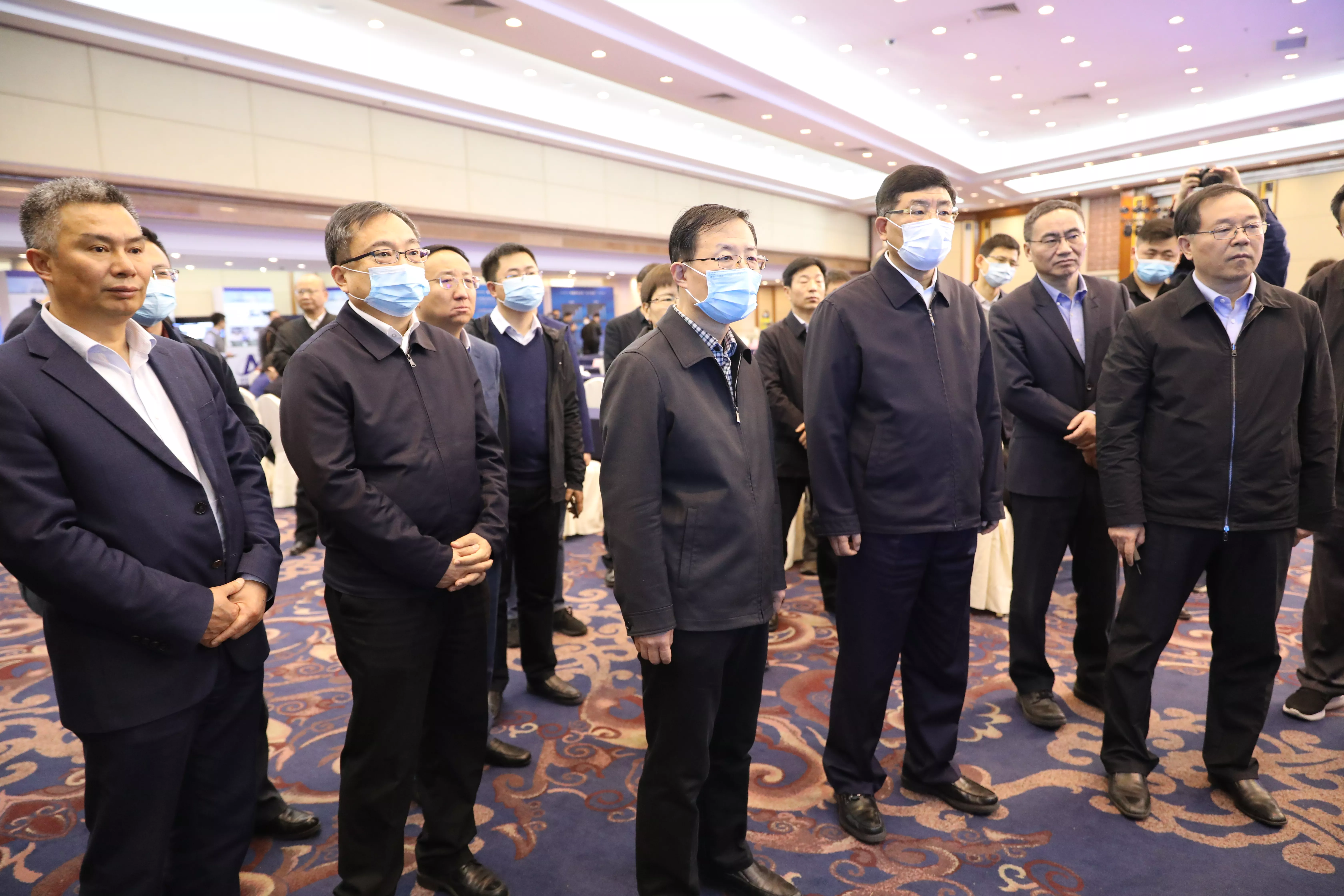 向工信部王志军副部长、何树山副省长、牛弩韬厅长汇报工作